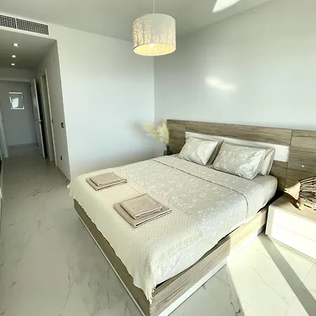 Luxury Sunset Cliffs 아파트